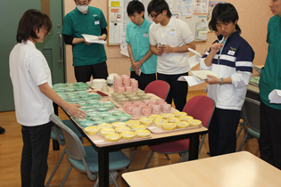 新入職員研修「食事の形態と食事介助」